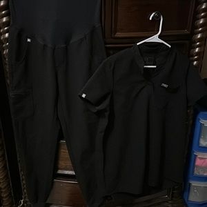 Figs scrubs size small (MATERNITY)